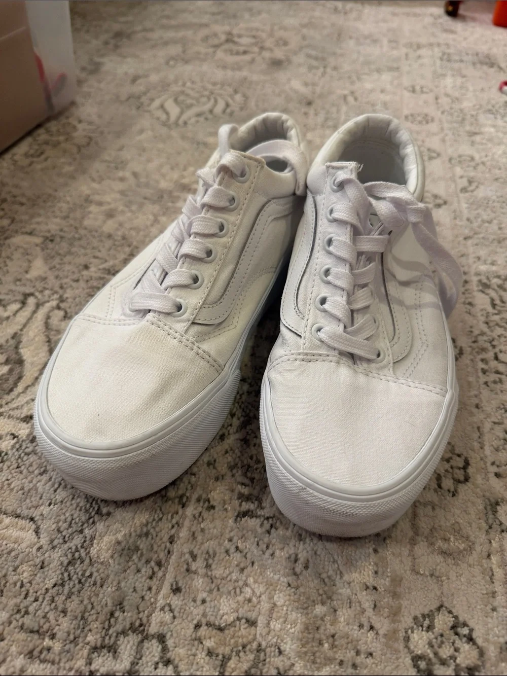 Vans Women's White Low-Top Canvas platform Sneakers size 7.5